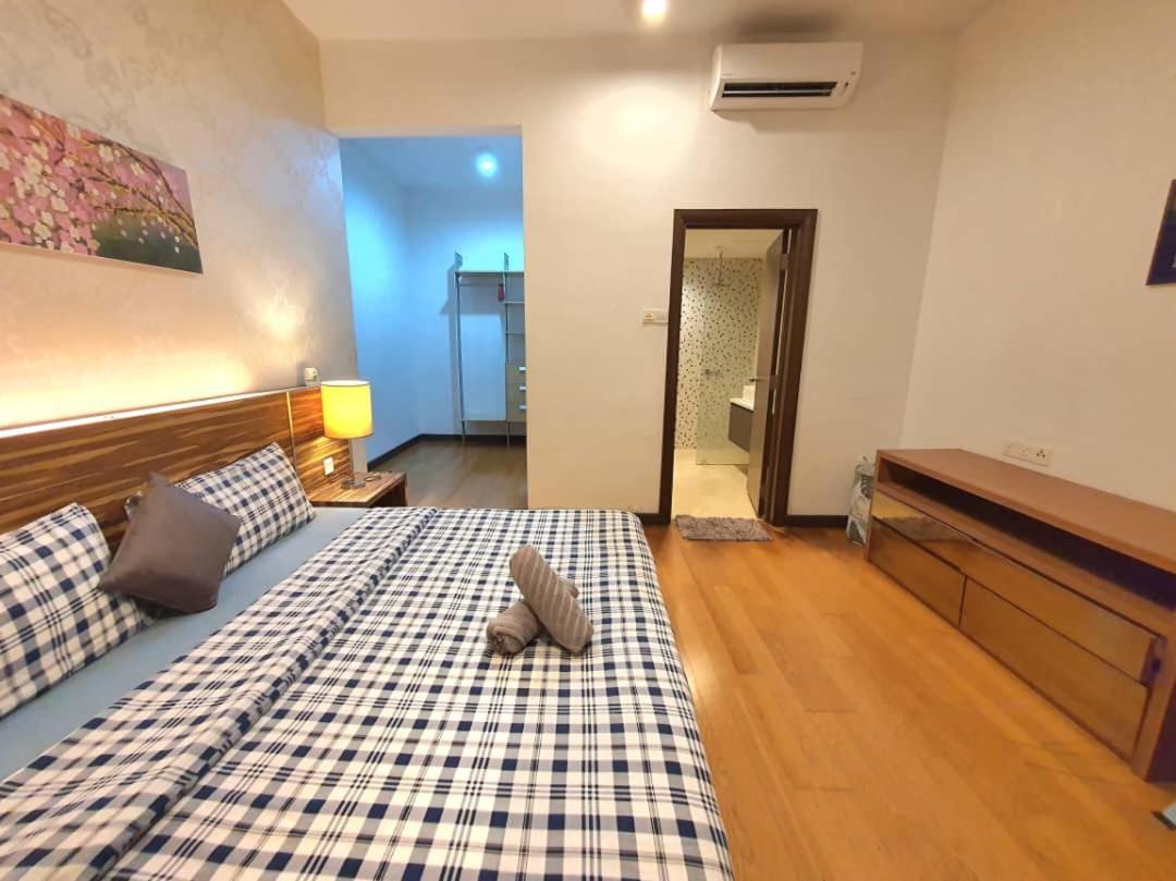 Apartment Regalia Klcc View Rooftop Infinity Pool By Angkasa Homes Kuala Lumpur