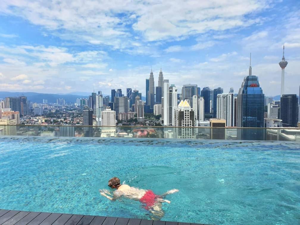 Apartment Regalia Klcc View Rooftop Infinity Pool By Angkasa Homes