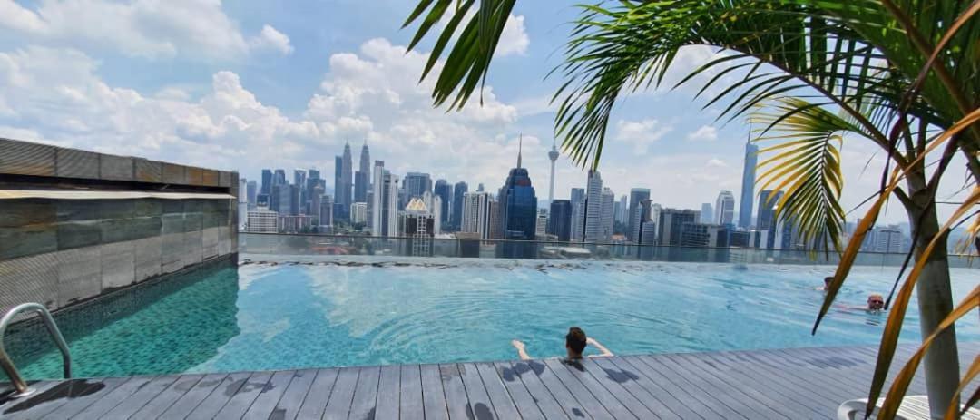 Regalia Klcc View Rooftop Infinity Pool By Angkasa Homes Apartment