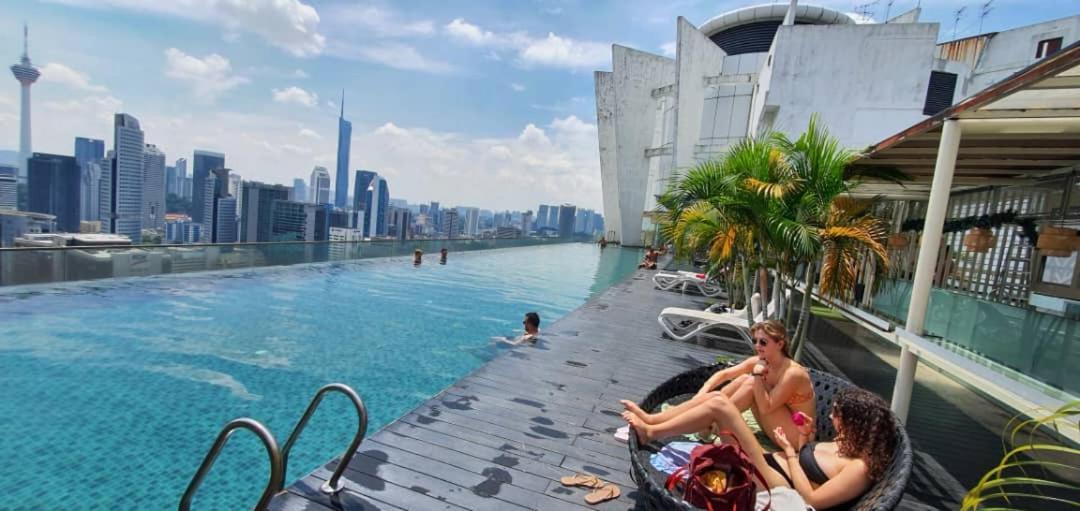 Apartment Regalia Klcc View Rooftop Infinity Pool By Angkasa Homes Kuala Lumpur