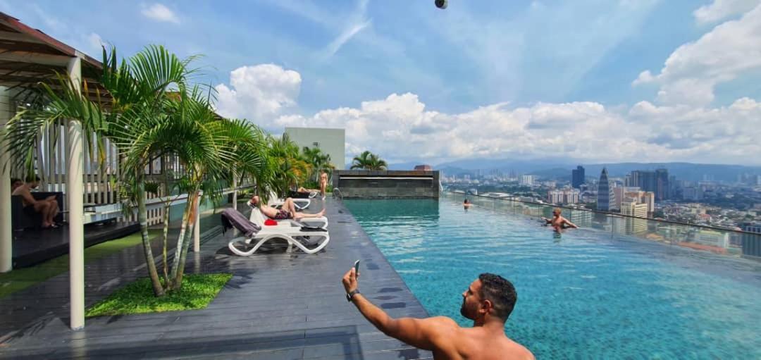 Regalia Klcc View Rooftop Infinity Pool By Angkasa Homes Apartment *