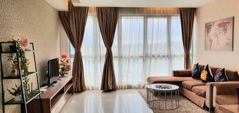 Regalia Klcc View Rooftop Infinity Pool By Angkasa Homes Apartment *