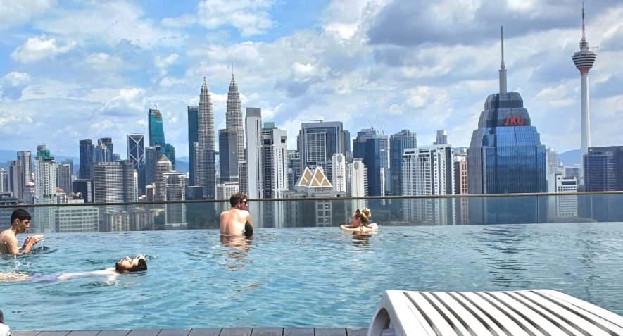 Apartment Regalia Klcc View Rooftop Infinity Pool By Angkasa Homes Kuala Lumpur