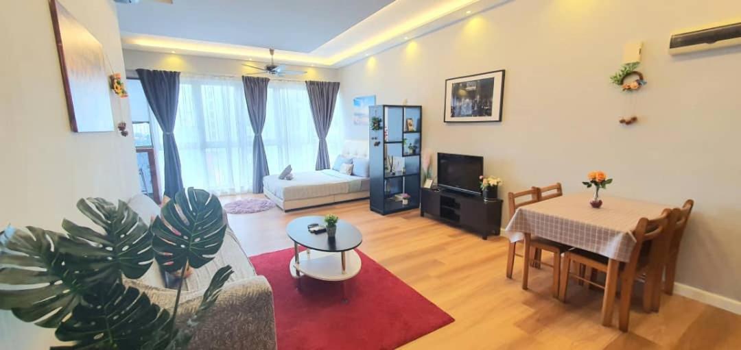 Regalia Klcc View Rooftop Infinity Pool By Angkasa Homes Apartment