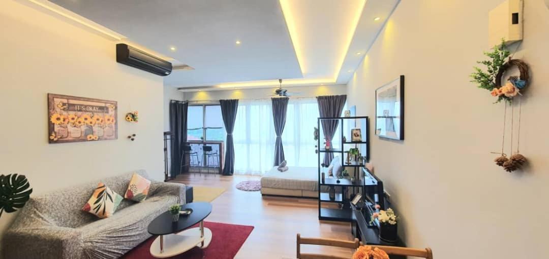 Apartment Regalia Klcc View Rooftop Infinity Pool By Angkasa Homes