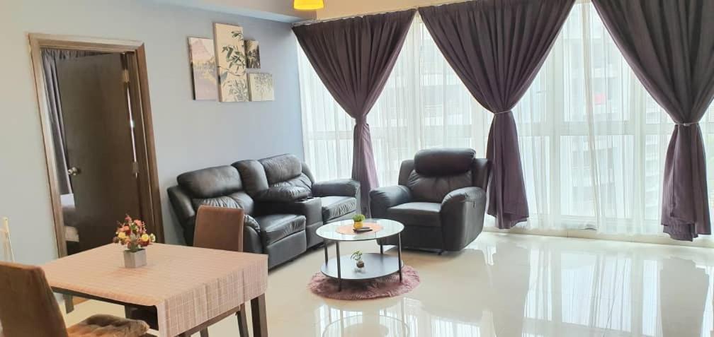 Regalia Klcc View Rooftop Infinity Pool By Angkasa Homes Apartment