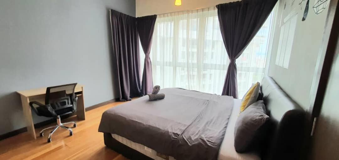 Apartment Regalia Klcc View Rooftop Infinity Pool By Angkasa Homes *
