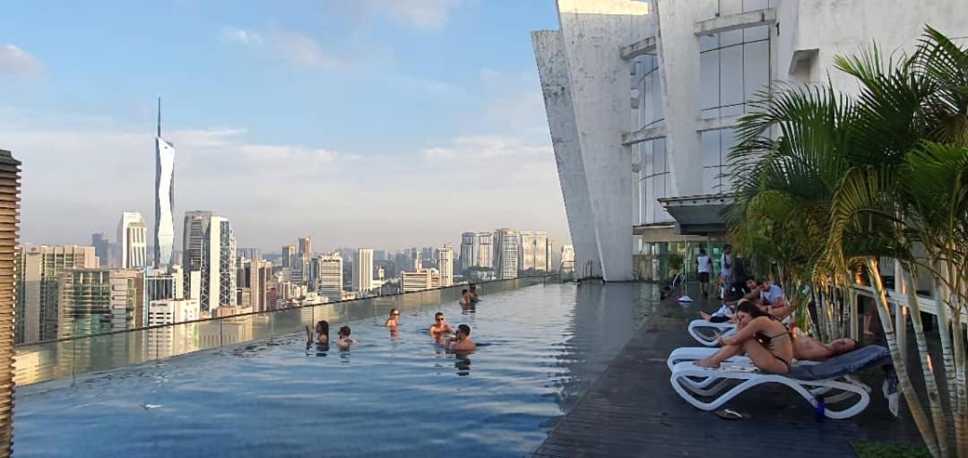 Regalia Klcc View Rooftop Infinity Pool By Angkasa Homes * Kuala Lumpur