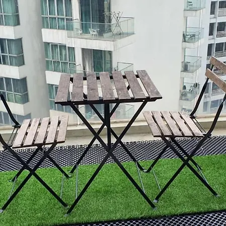 Regalia Suites Klcc View Rooftop Infinity Pool By Angkasa Homes Kuala Lumpur Exterior photo