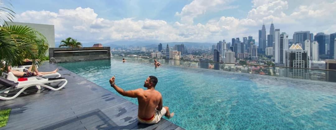Apartment Regalia Klcc View Rooftop Infinity Pool By Angkasa Homes Kuala Lumpur